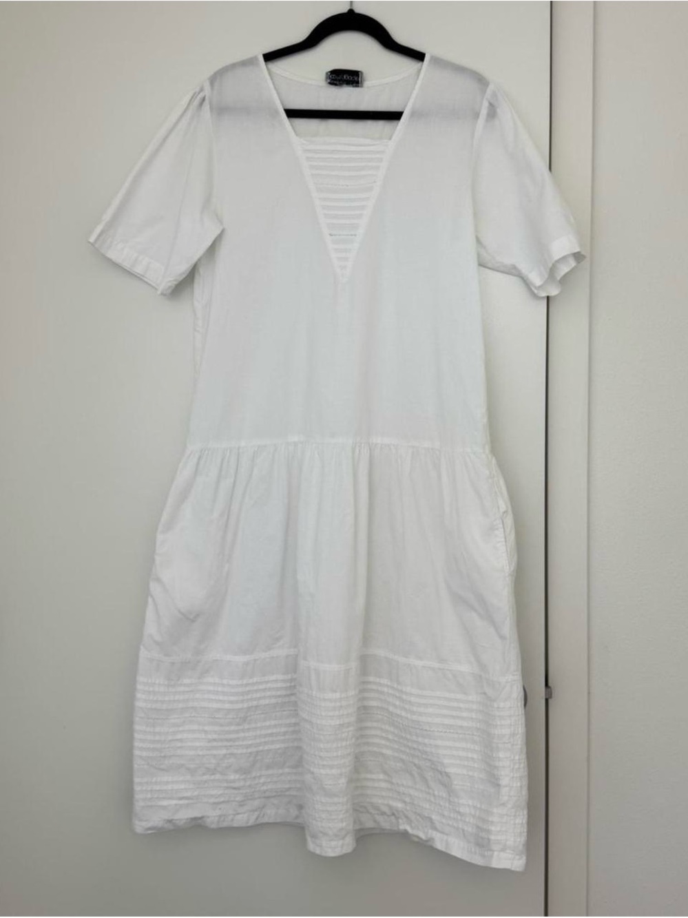 Vintage Bloomingdales White cotton drop waist dress with pleated detail - Picture 4 of 8